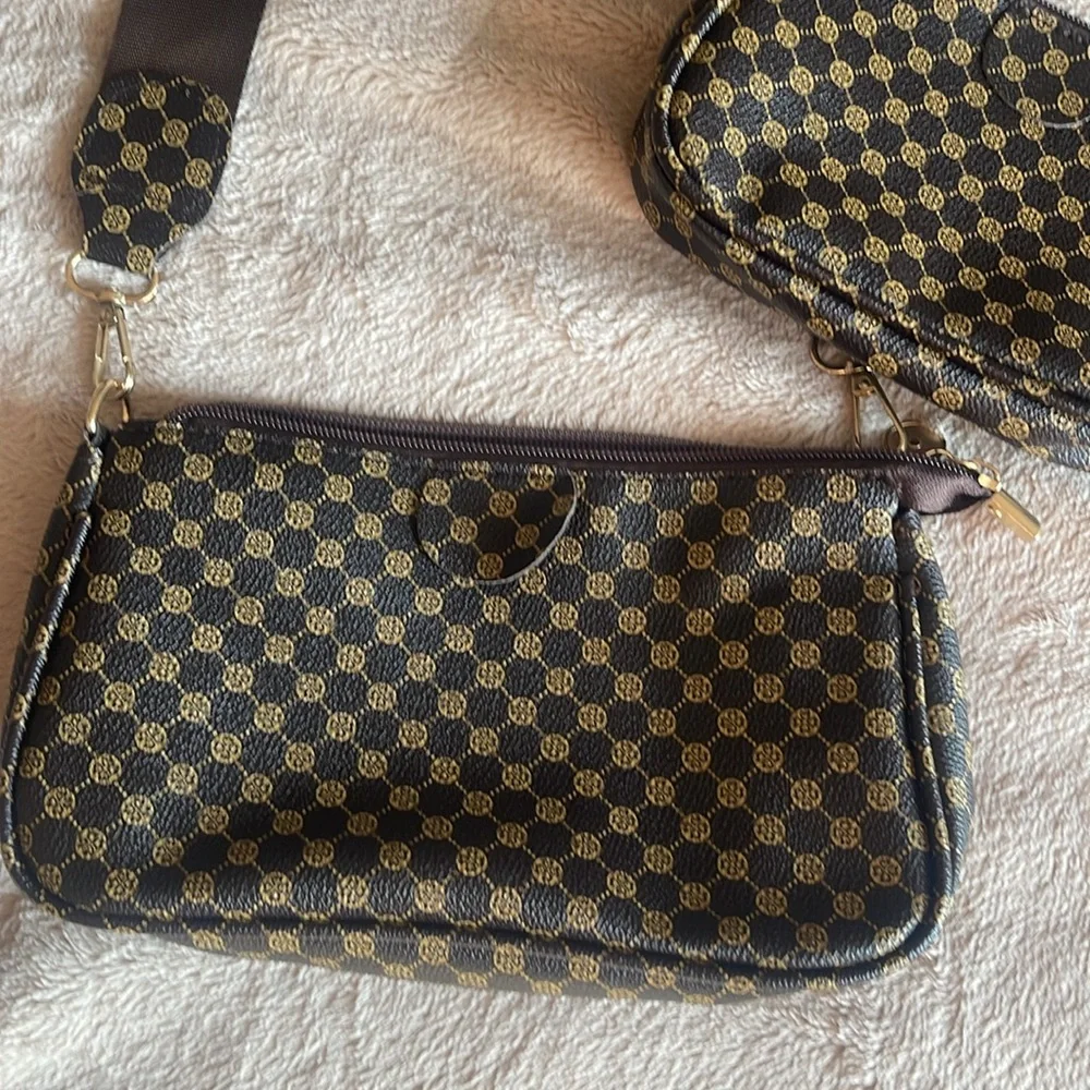 Stylish Black and Gold Women's Bag Set